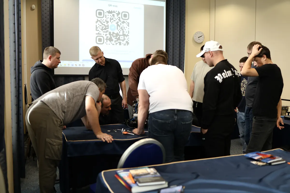 Instructor-led equipment commissioning and procedure setup during VacMentor training