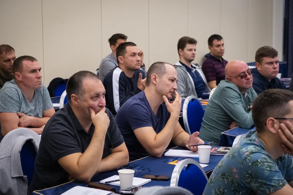 Participants of a VacMentor vacuum and leak testing course during a classroom session