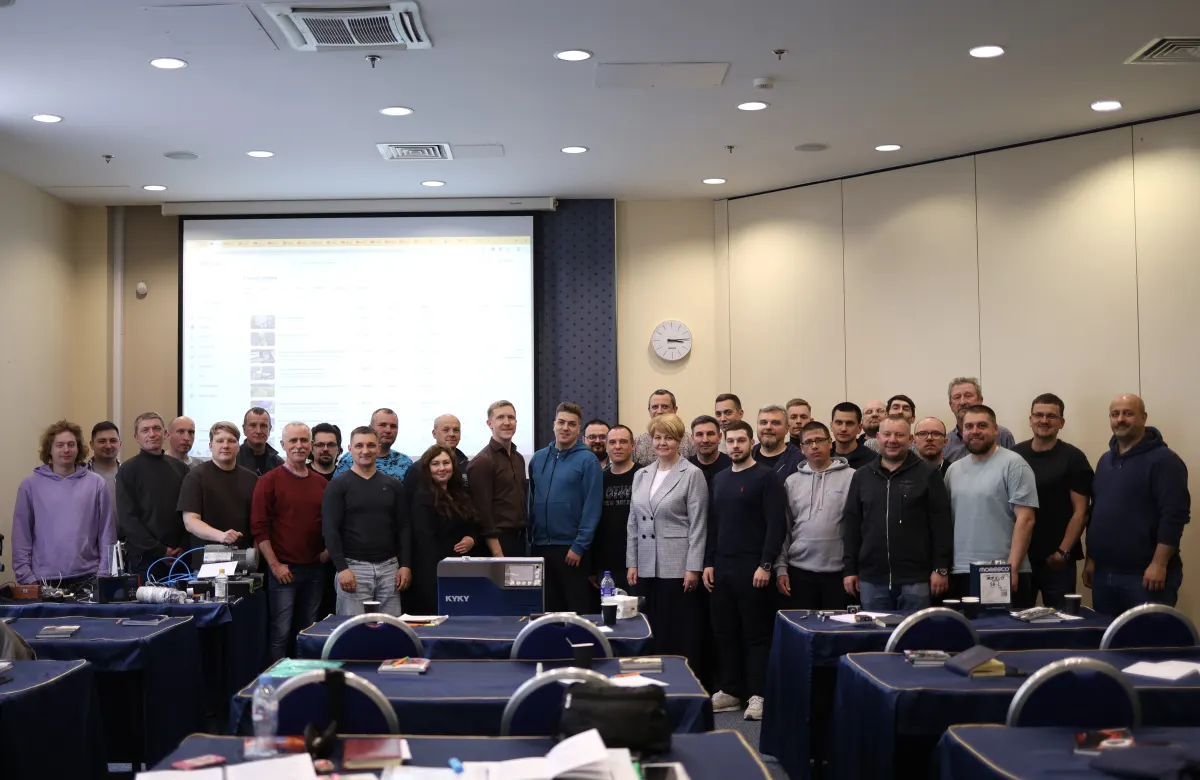 Participants of a VacMentor vacuum and leak testing course during a classroom session