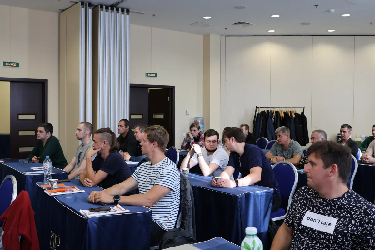 Participants of a VacMentor vacuum and leak testing course during a classroom session