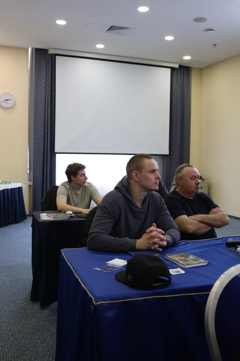 Participants of a VacMentor vacuum and leak testing course during a classroom session
