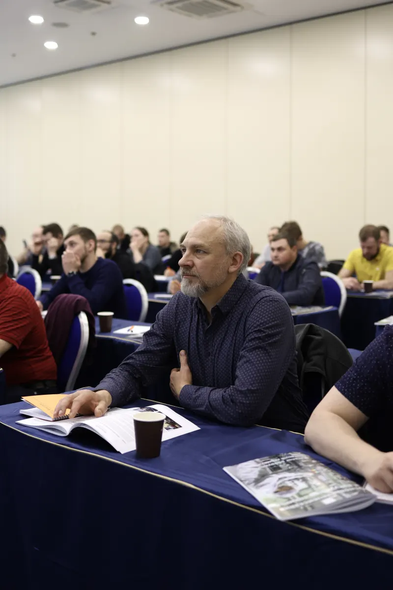 Participants of a VacMentor vacuum and leak testing course during a classroom session