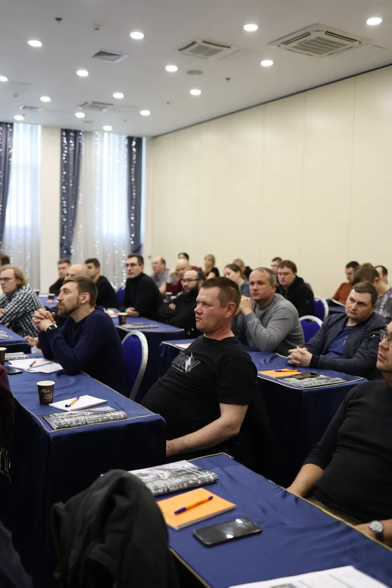 Participants of a VacMentor vacuum and leak testing course during a classroom session
