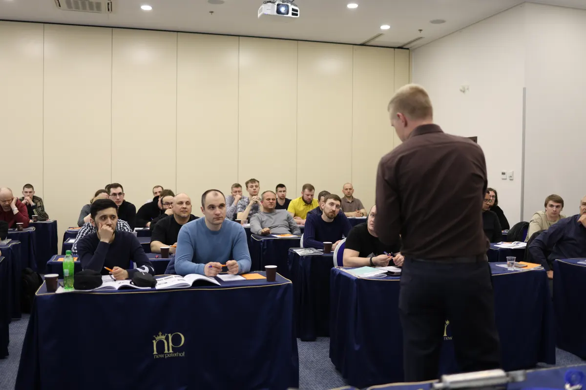 Participants of a VacMentor vacuum and leak testing course during a classroom session