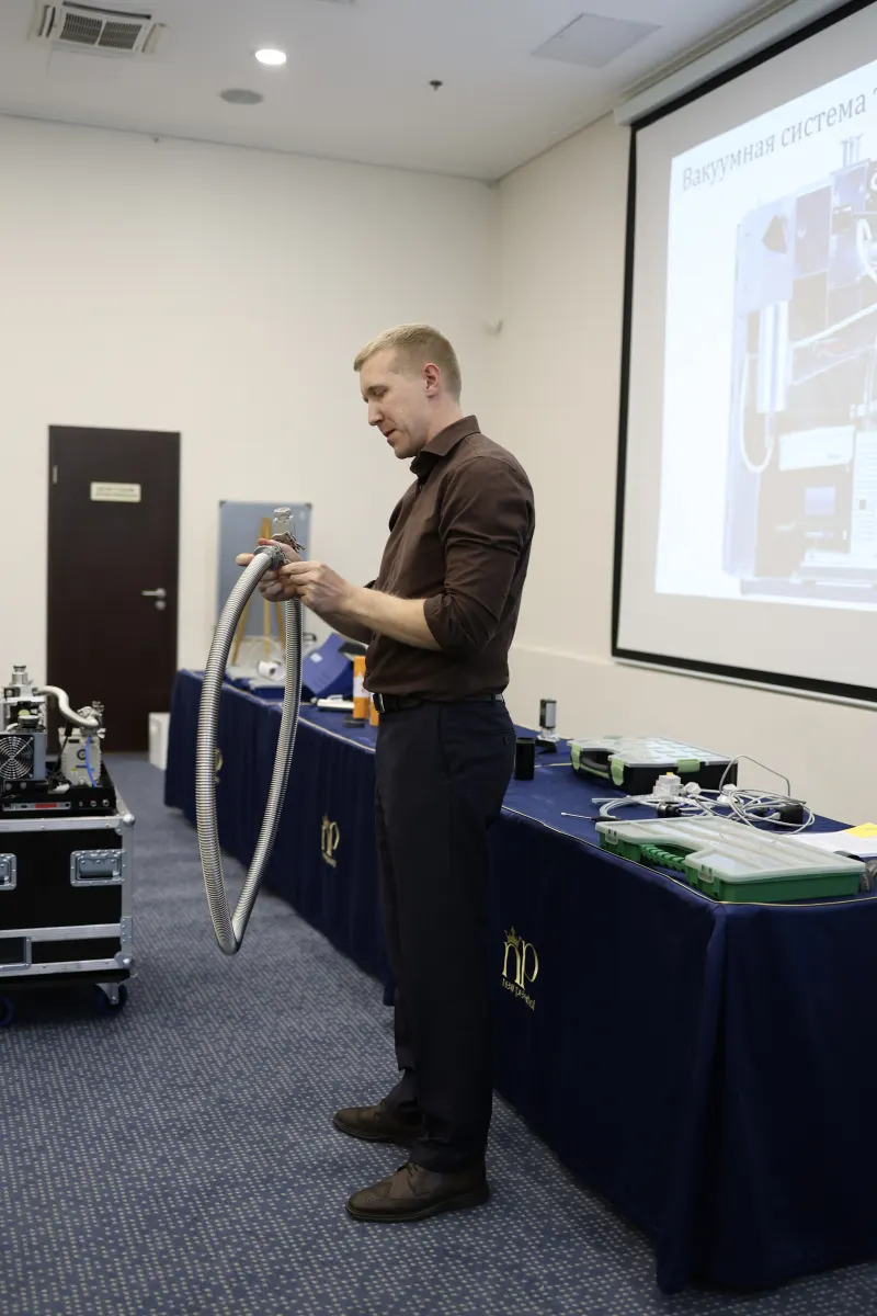 Participants of a VacMentor vacuum and leak testing course during a classroom session