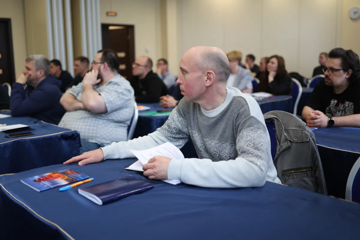 Participants of a VacMentor vacuum and leak testing course during a classroom session