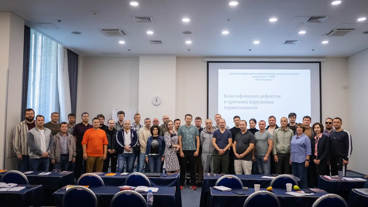VacMentor training group after a practical leak testing course